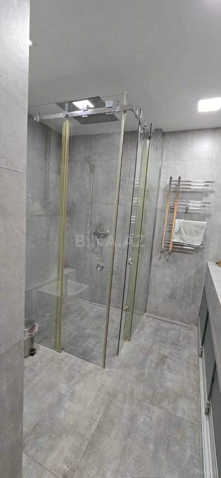 Kirayə verilir 3 otaqlı mənzil 150 m²