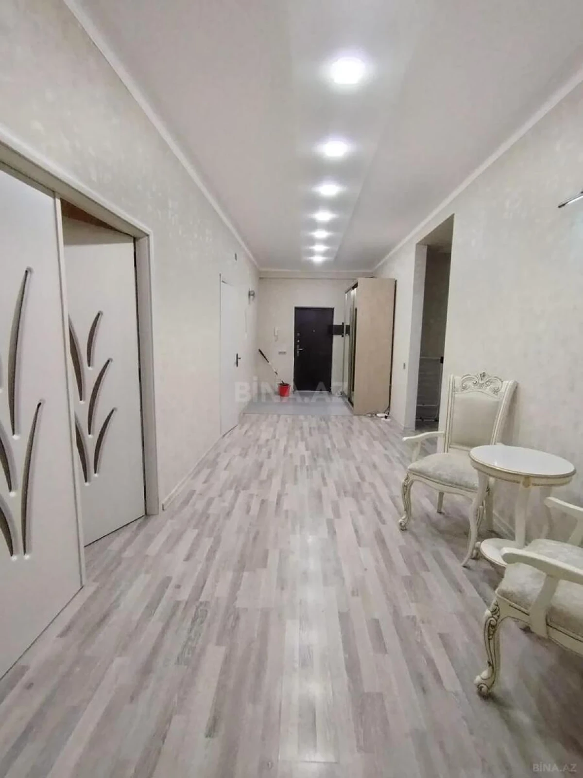 Kirayə verilir 3 otaqlı mənzil 190 m²