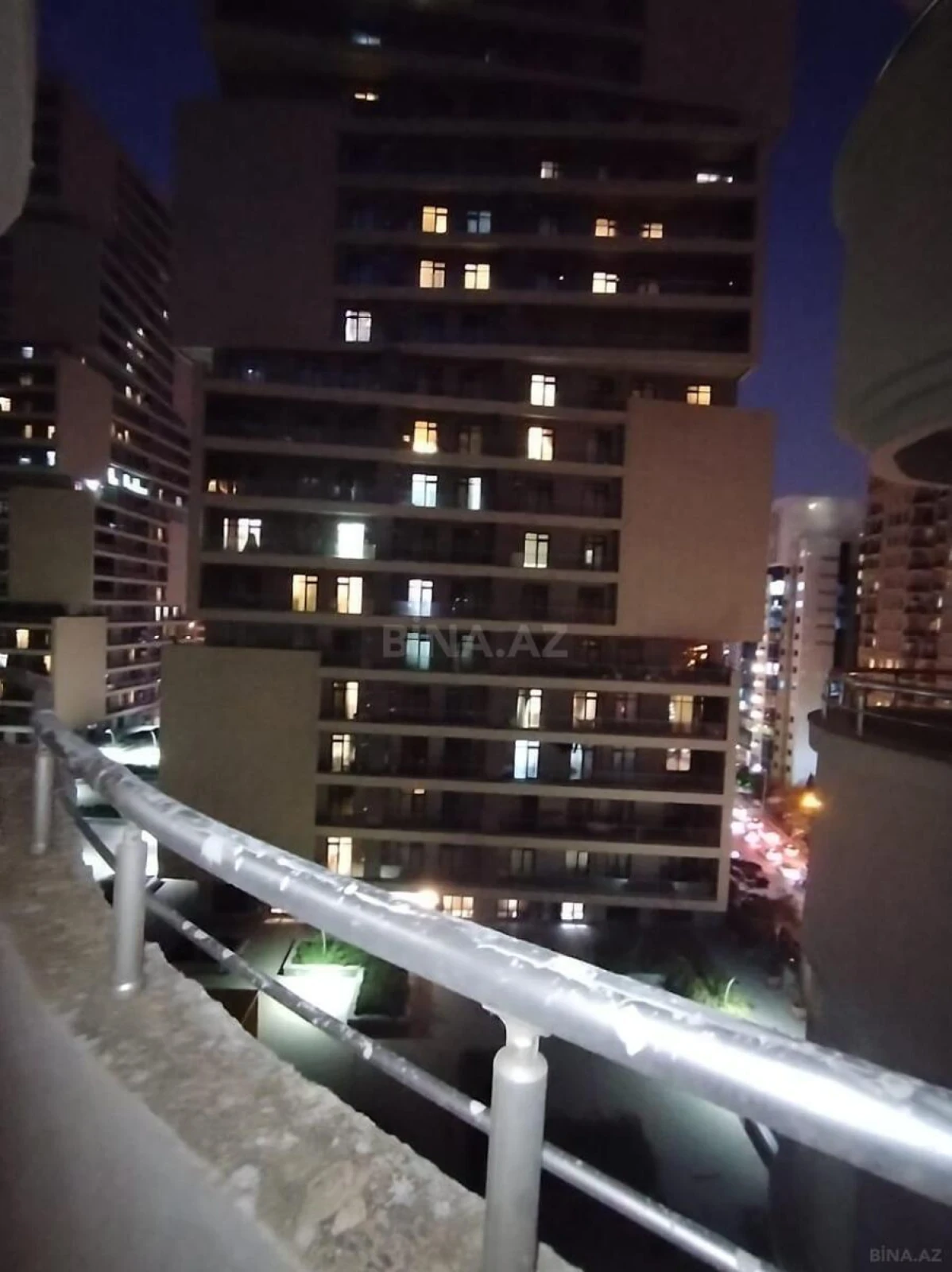 Kirayə verilir 3 otaqlı mənzil 190 m²