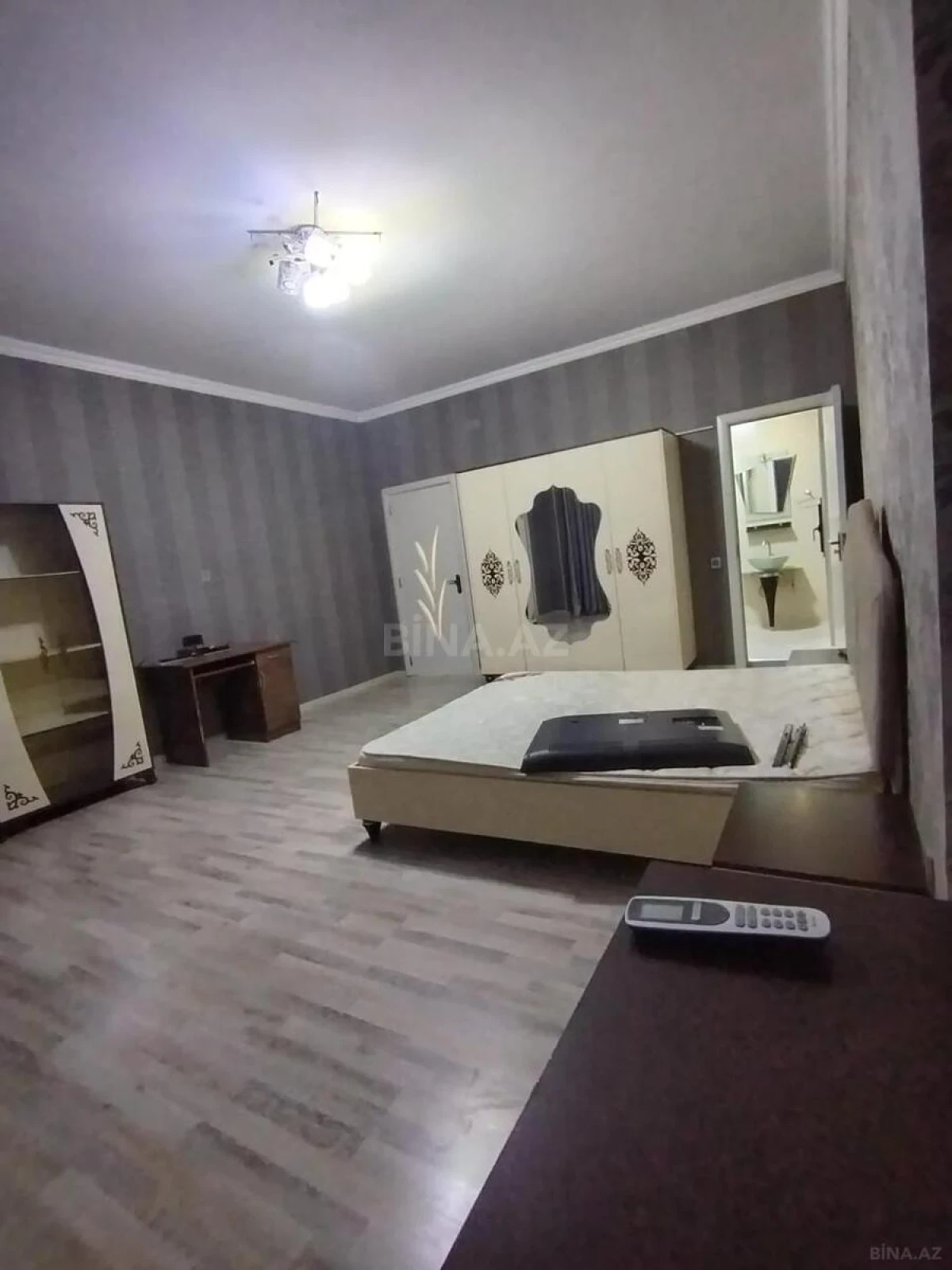Kirayə verilir 3 otaqlı mənzil 190 m²