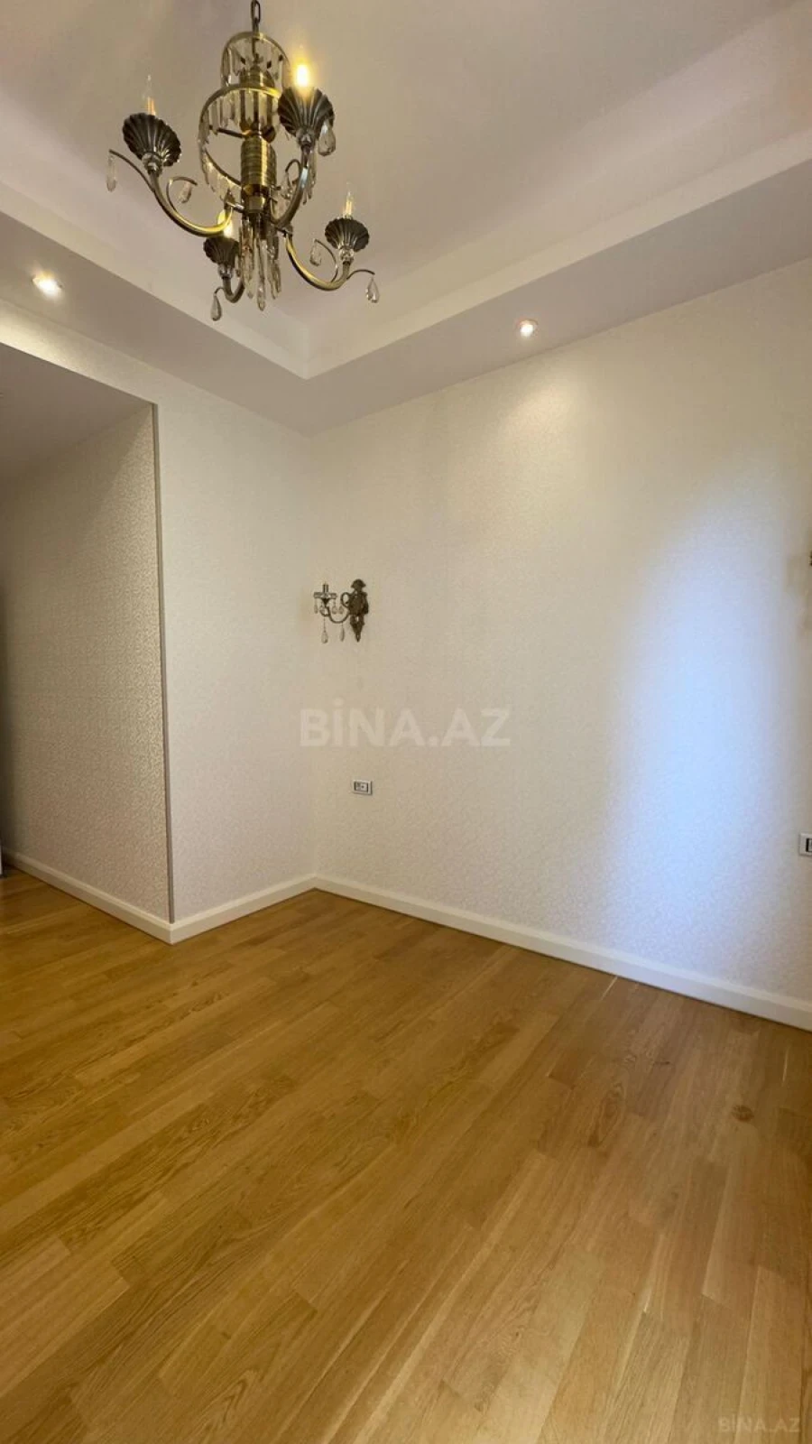 Kirayə verilir 5 otaqlı mənzil 300 m²