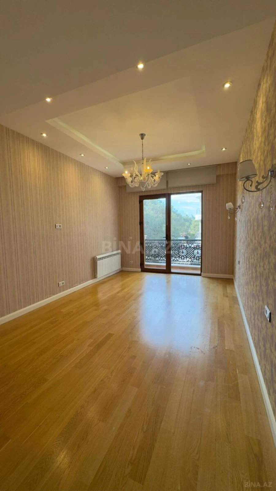 Kirayə verilir 5 otaqlı mənzil 300 m²