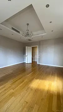 Kirayə verilir 5 otaqlı mənzil 300 m²
