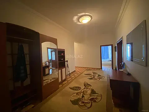 Satılır 4 otaqlı mənzil 180 m²