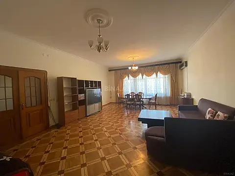 Satılır 4 otaqlı mənzil 180 m²
