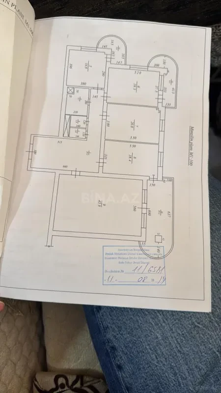 Satılır 4 otaqlı mənzil 180 m²