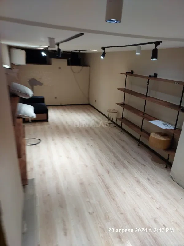 Kirayə verilir obyekt 70 m²