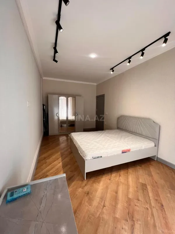 Kirayə verilir 2 otaqlı mənzil 90 m²