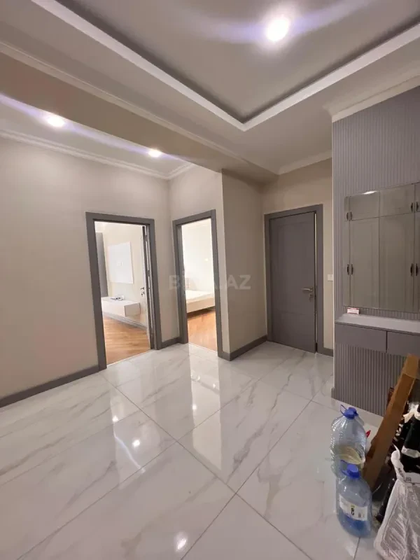 Kirayə verilir 2 otaqlı mənzil 90 m²