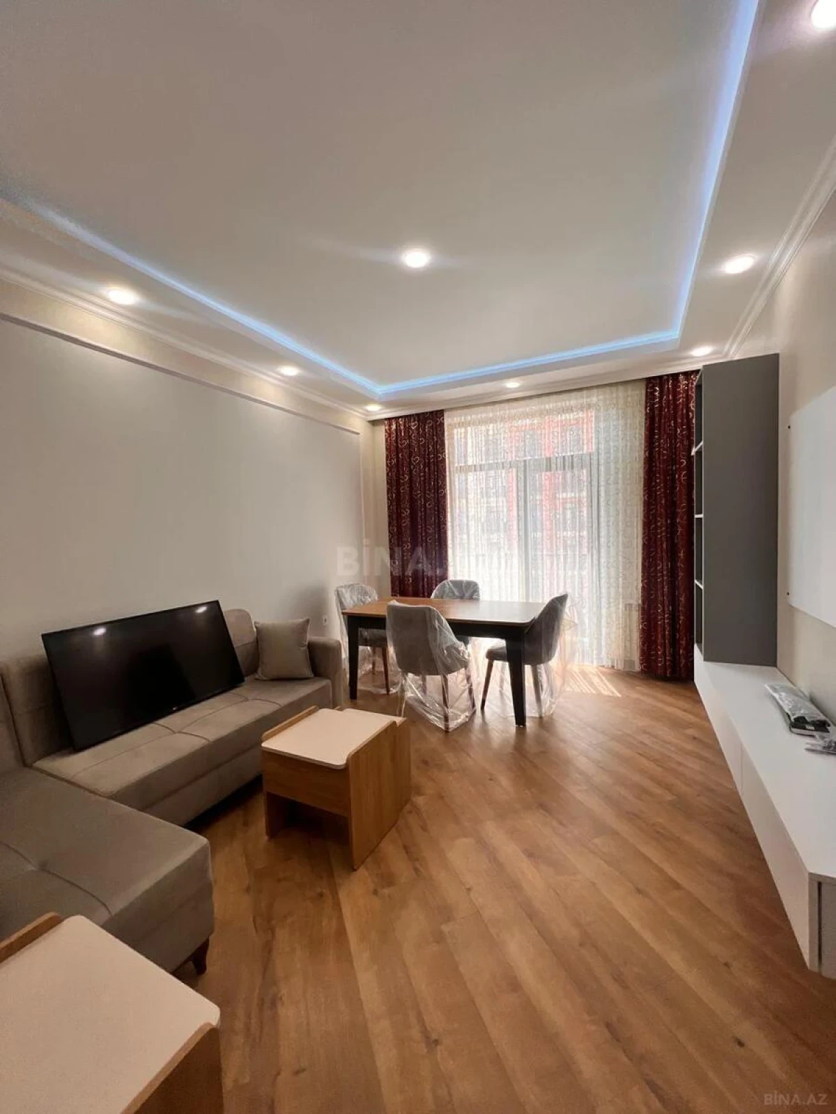 Kirayə verilir 2 otaqlı mənzil 90 m²