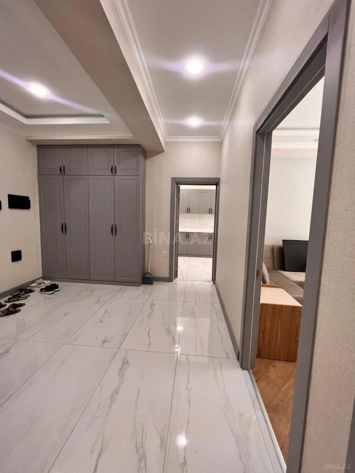 Kirayə verilir 2 otaqlı mənzil 90 m²