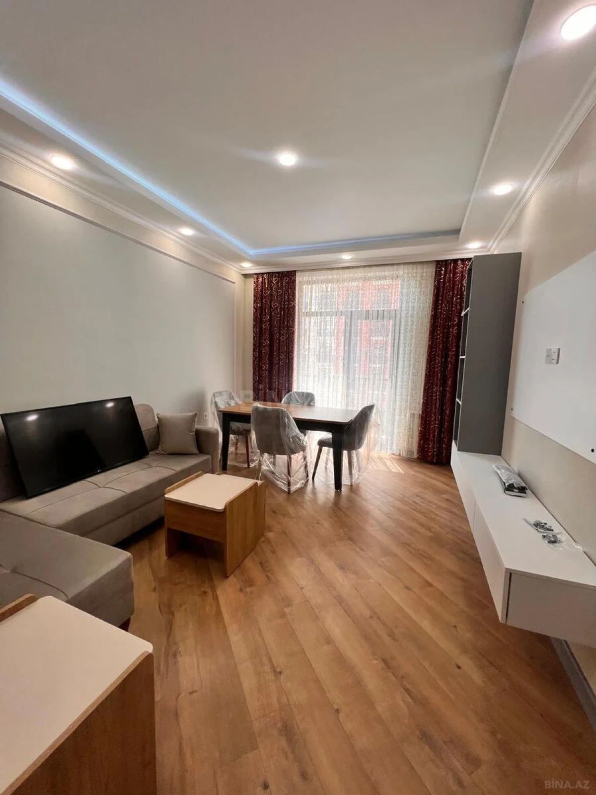 Kirayə verilir 2 otaqlı mənzil 90 m²