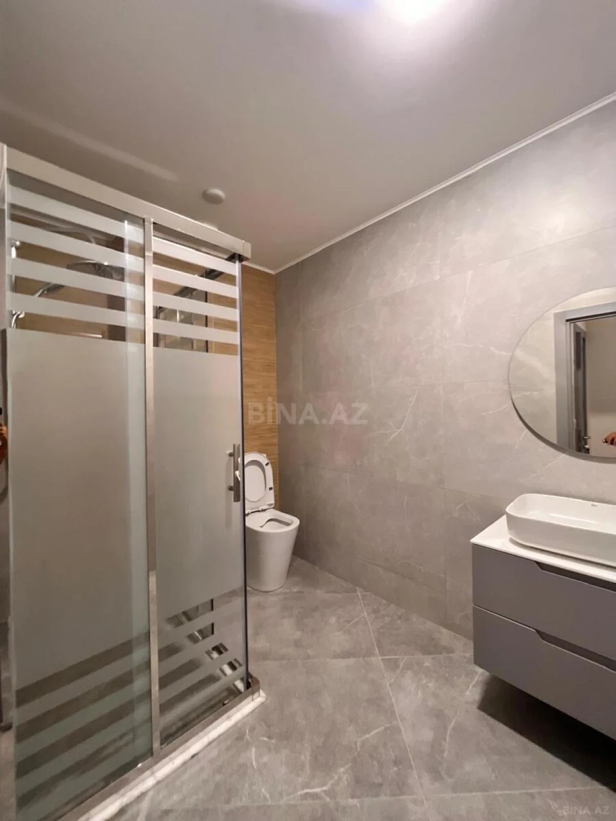 Kirayə verilir 2 otaqlı mənzil 90 m²