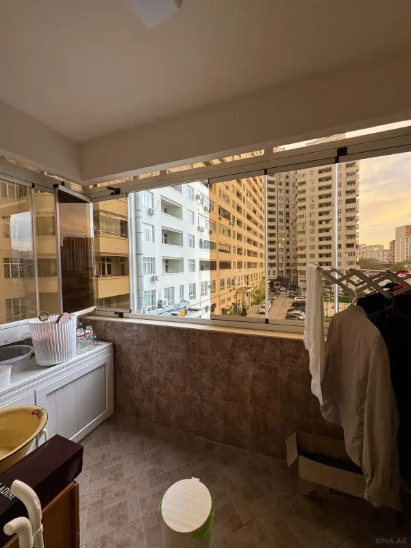 Satılır 4 otaqlı mənzil 150 m²