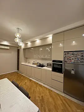 Satılır 4 otaqlı mənzil 150 m²