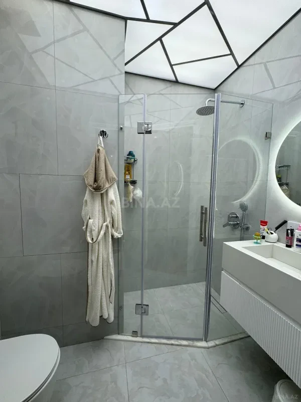 Satılır 4 otaqlı mənzil 150 m²