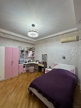 Satılır 4 otaqlı mənzil 150 m²