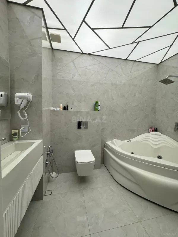 Satılır 4 otaqlı mənzil 150 m²