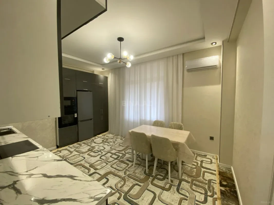 Kirayə verilir 3 otaqlı mənzil 140 m²