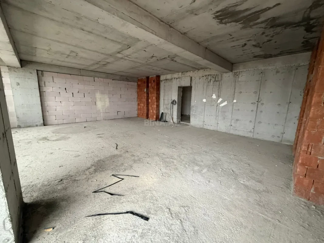 Satılır 2 otaqlı mənzil 96 m²