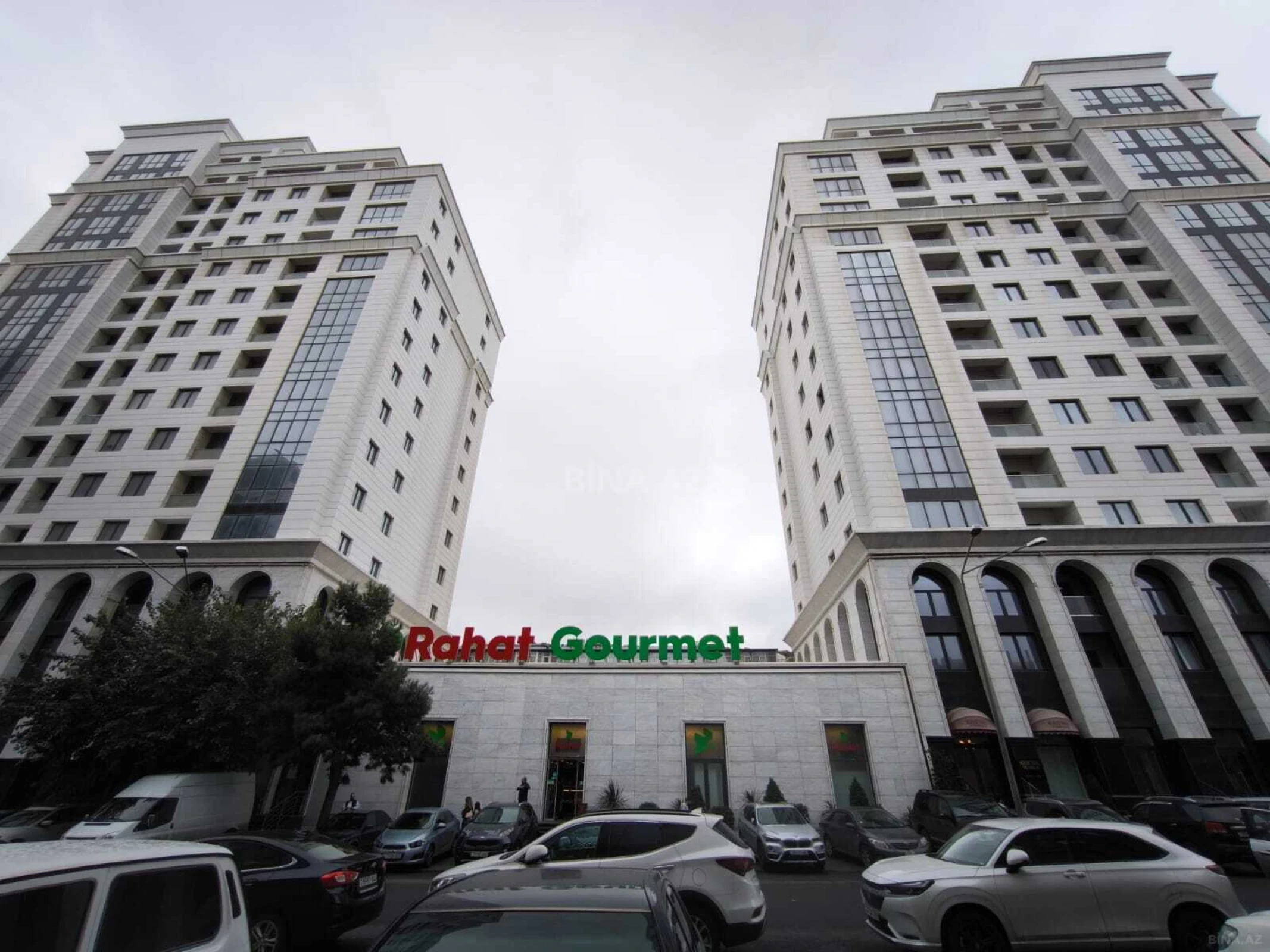 Satılır 2 otaqlı mənzil 96 m²