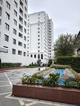 Satılır 2 otaqlı mənzil 96 m²