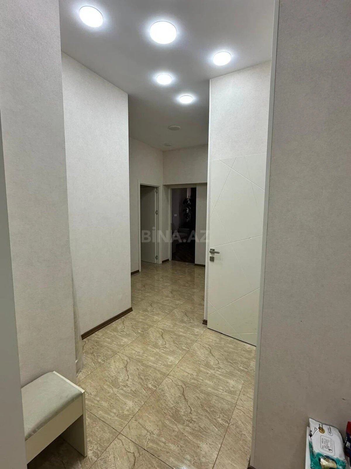 Satılır 2 otaqlı mənzil 91 m²