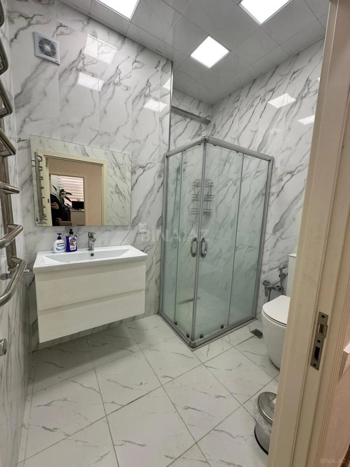Satılır 2 otaqlı mənzil 91 m²