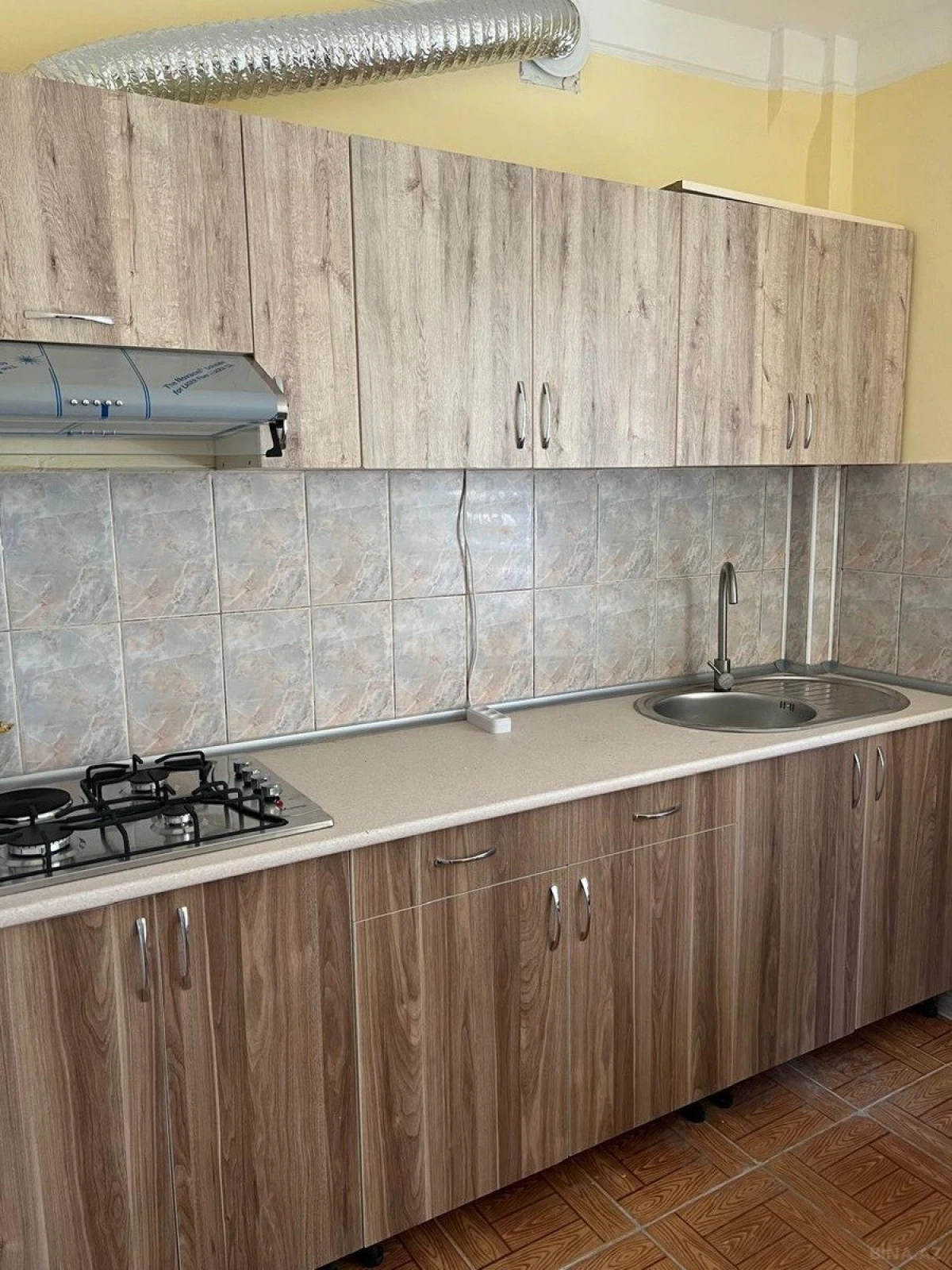 Kirayə verilir 2 otaqlı mənzil 65 m²