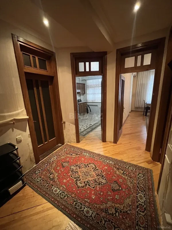 Kirayə verilir 2 otaqlı mənzil 60 m²