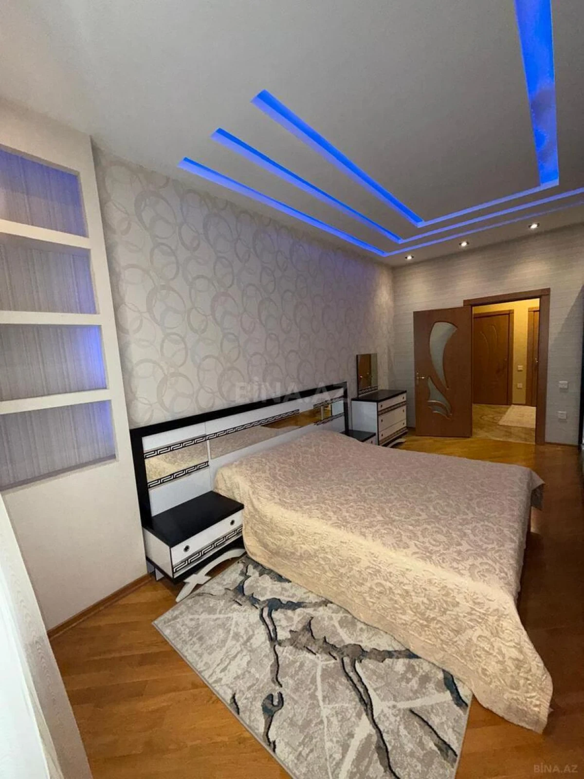 Kirayə verilir 3 otaqlı mənzil 130 m²