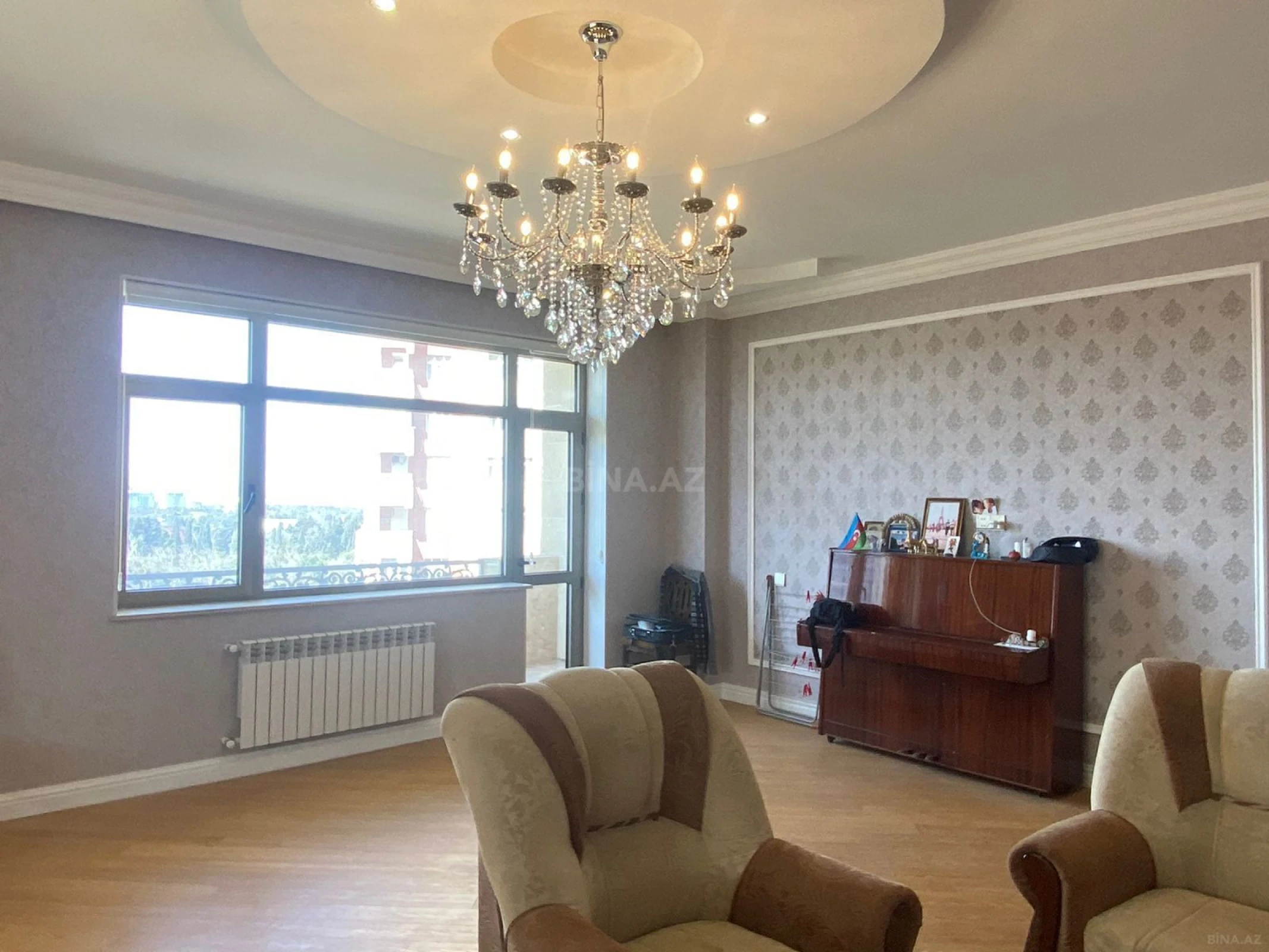Satılır 3 otaqlı mənzil 141.4 m²