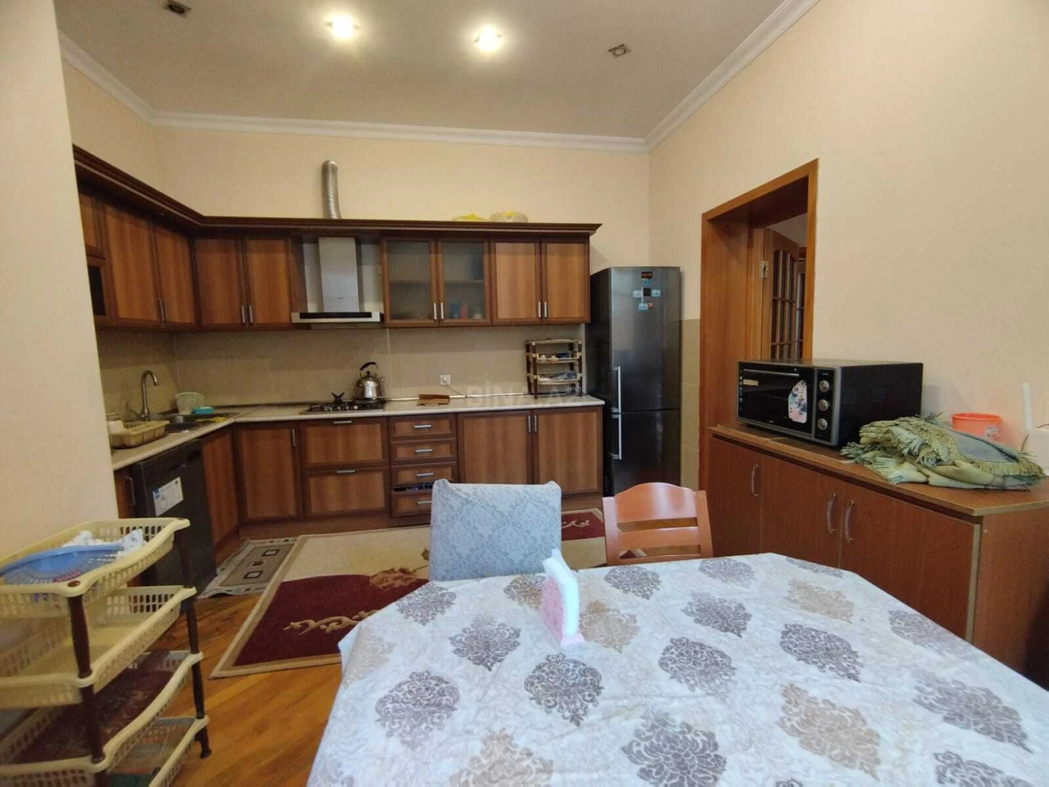 Kirayə verilir 6 otaqlı həyət evi 250 m²
