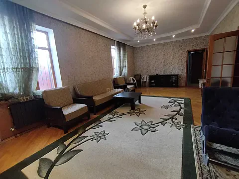 Kirayə verilir 6 otaqlı həyət evi 250 m²