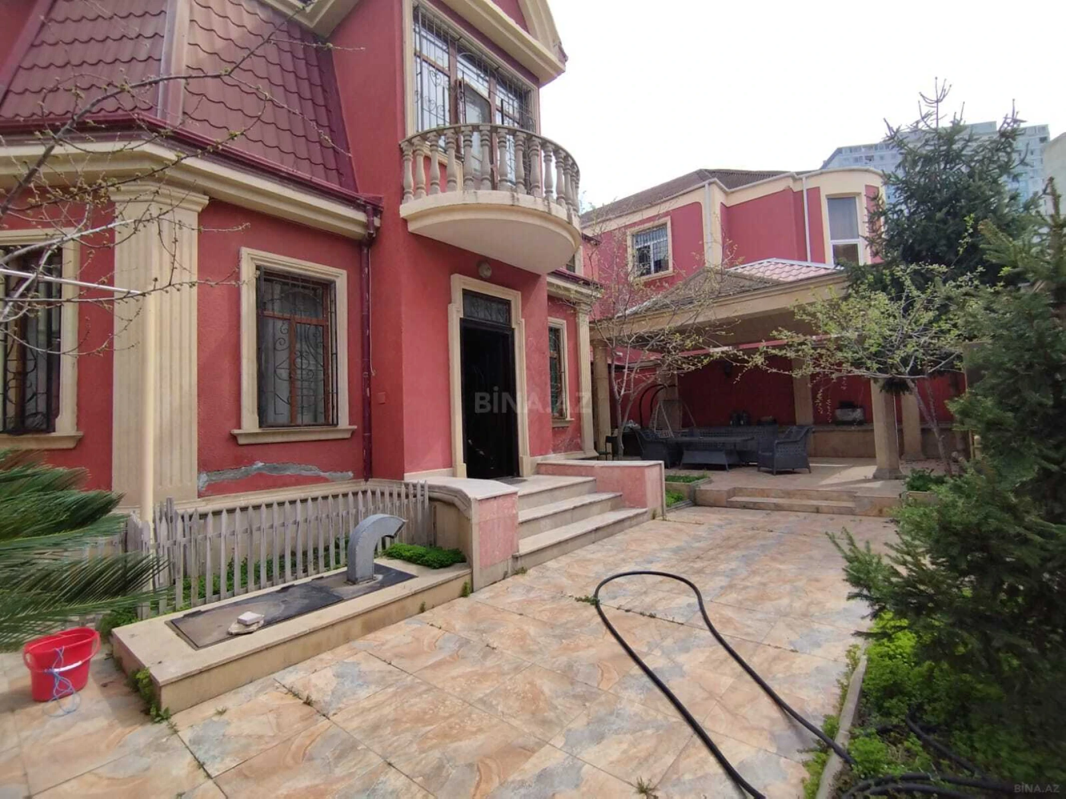 Kirayə verilir 6 otaqlı həyət evi 250 m²