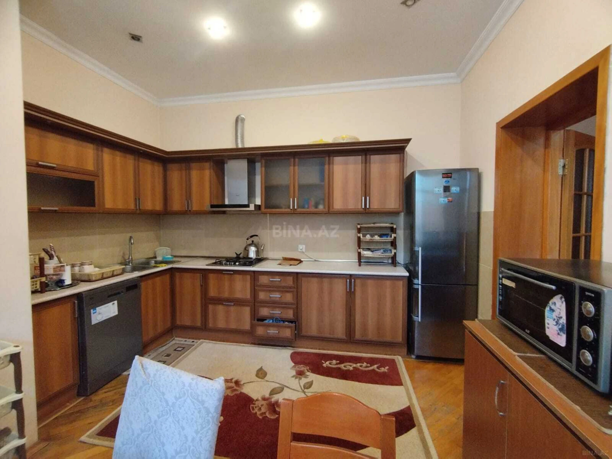 Kirayə verilir 6 otaqlı həyət evi 250 m²