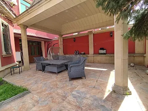 Kirayə verilir 6 otaqlı həyət evi 250 m²
