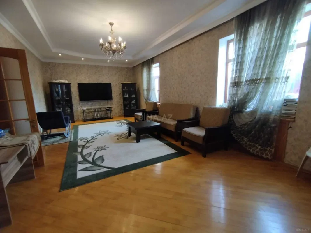 Kirayə verilir 6 otaqlı həyət evi 250 m²