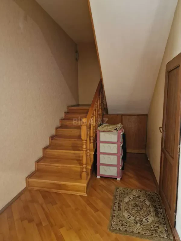 Kirayə verilir 6 otaqlı həyət evi 250 m²