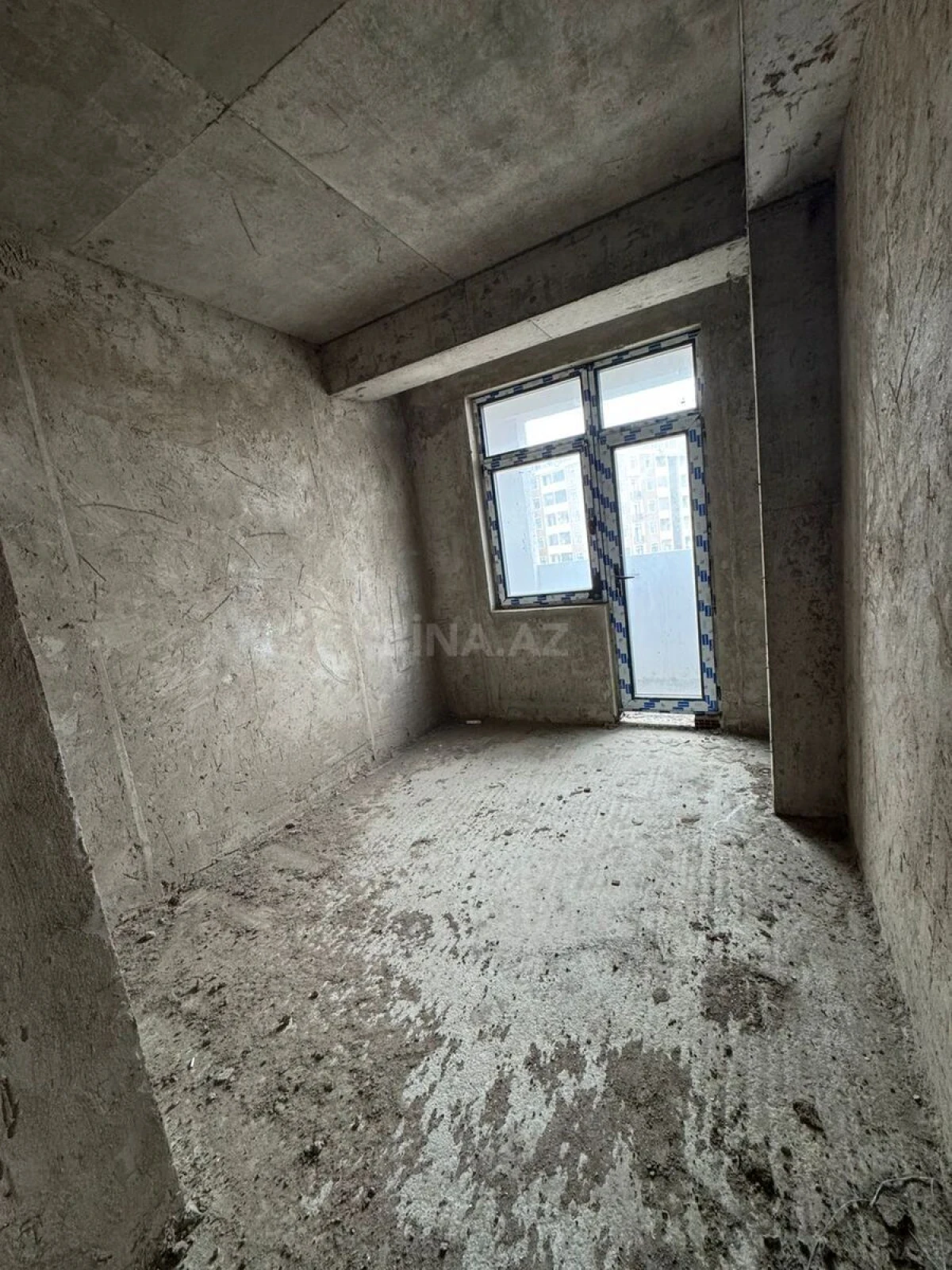 Satılır 3 otaqlı mənzil 130 m²