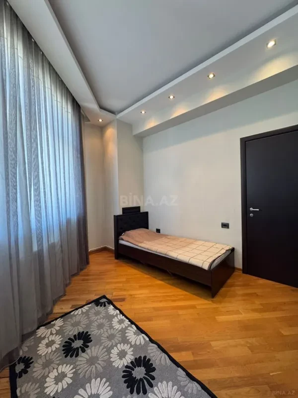 Satılır 3 otaqlı mənzil 120 m²
