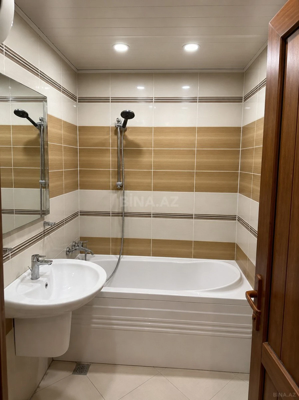 Satılır 2 otaqlı mənzil 60 m²