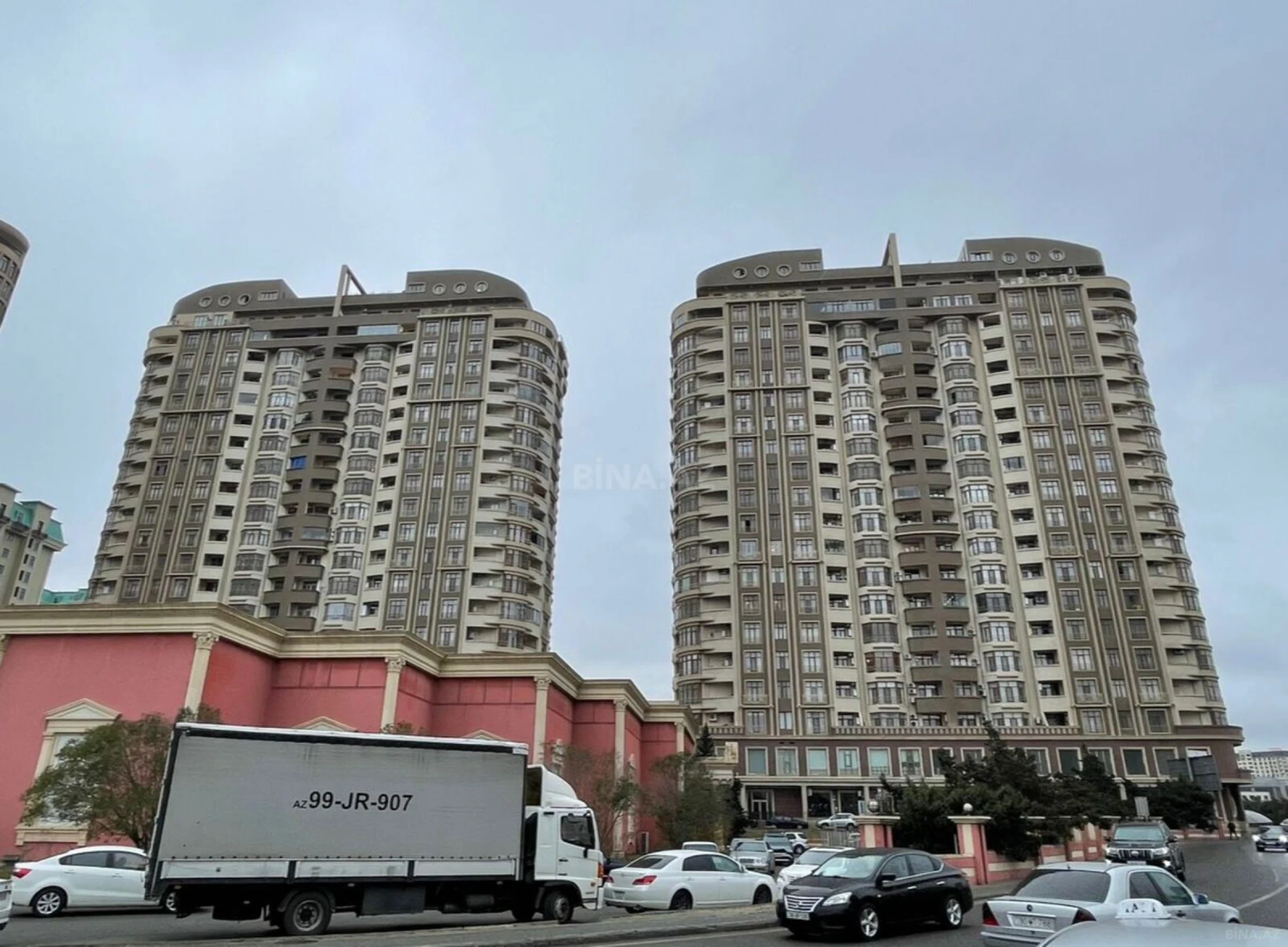 Kirayə verilir 2 otaqlı mənzil 70 m²
