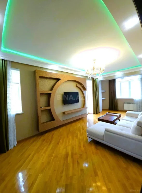 Satılır 2 otaqlı mənzil 83 m²