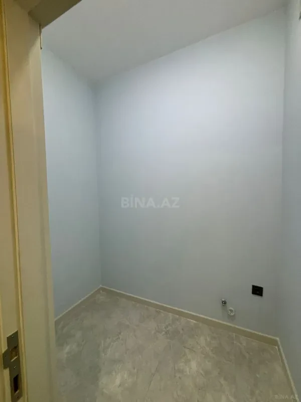 Satılır 3 otaqlı mənzil 142 m²
