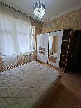 Satılır 2 otaqlı mənzil 70 m²