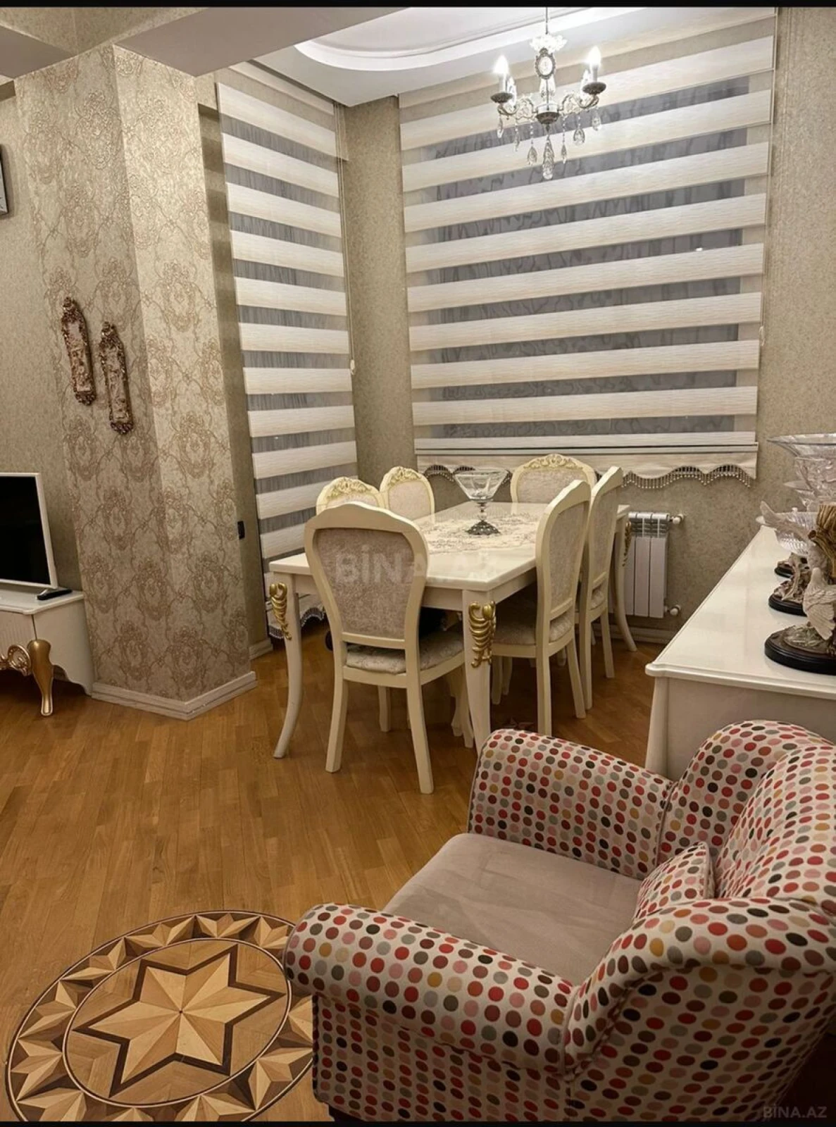 Kirayə verilir 2 otaqlı mənzil 90 m²