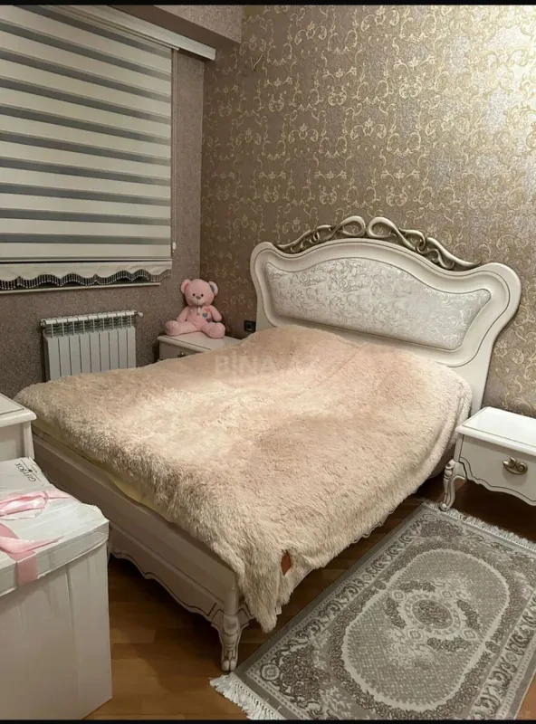 Kirayə verilir 2 otaqlı mənzil 90 m²