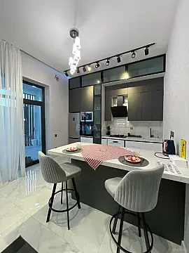 Kirayə verilir 4 otaqlı həyət evi 200 m²