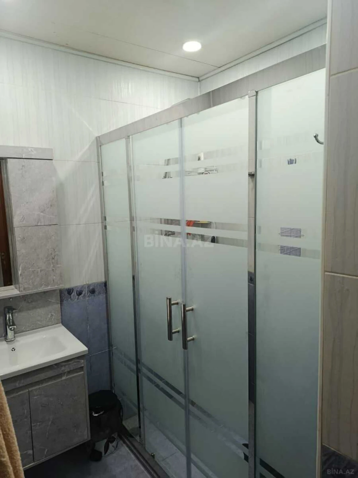 Kirayə verilir 2 otaqlı mənzil 90 m²